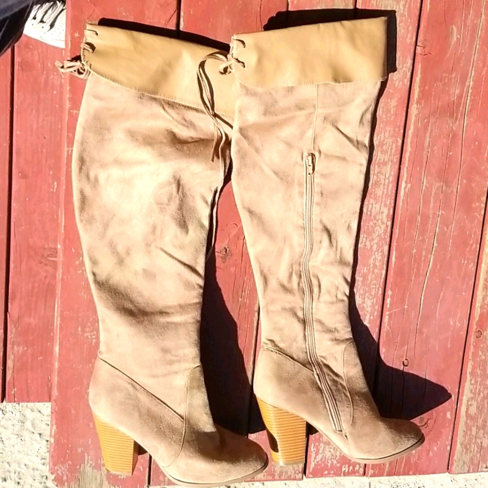 Tan suede Boots